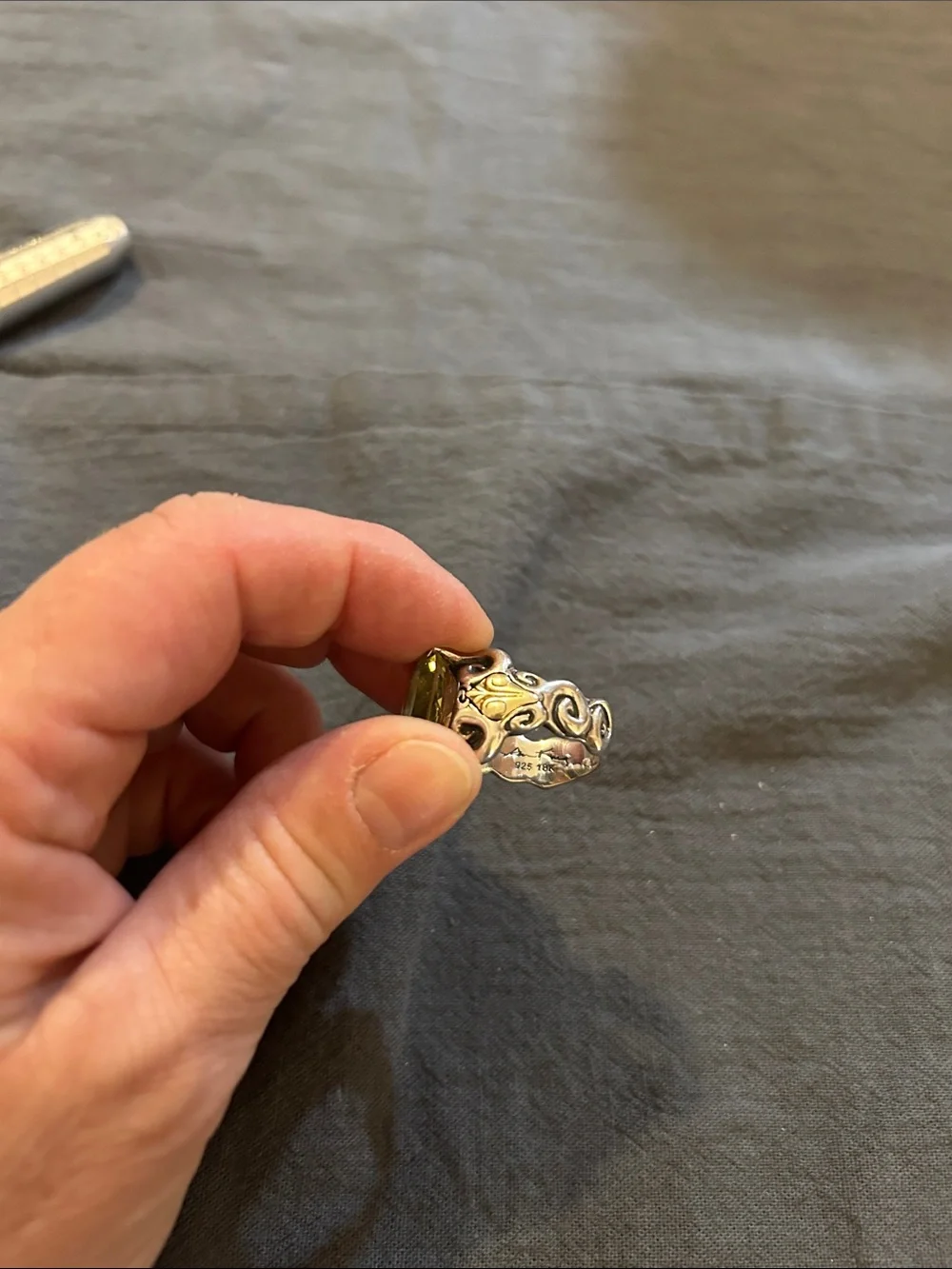 Beautiful Ann King ring. Sz 7.5/7.75 925/18k - Picture 4 of 5